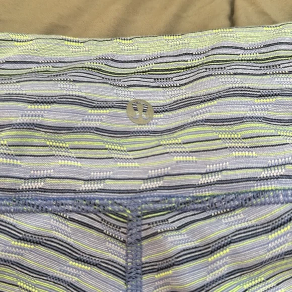 Lululemon Wunder Under Crop III Space Dye Twist lullaby Ray leggings-21” inseam - Picture 2 of 3